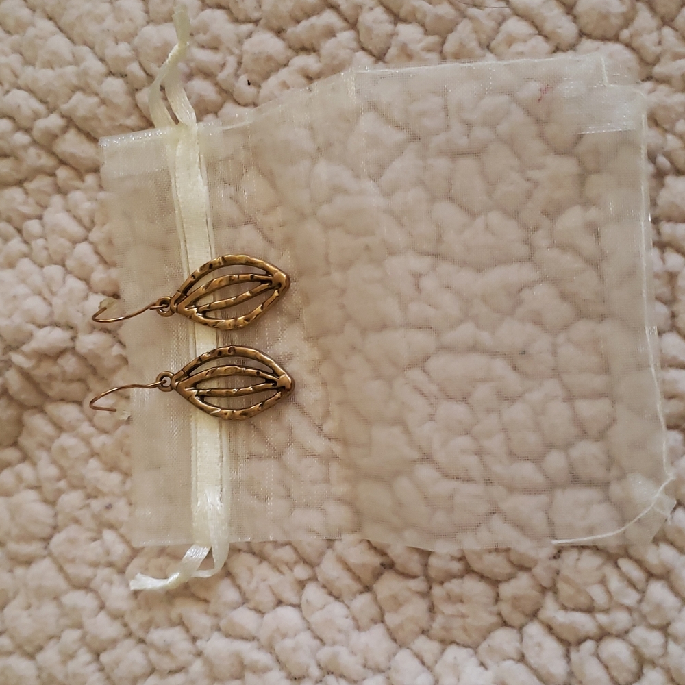 My Neighbor Totoro Loop Leaf Earrings